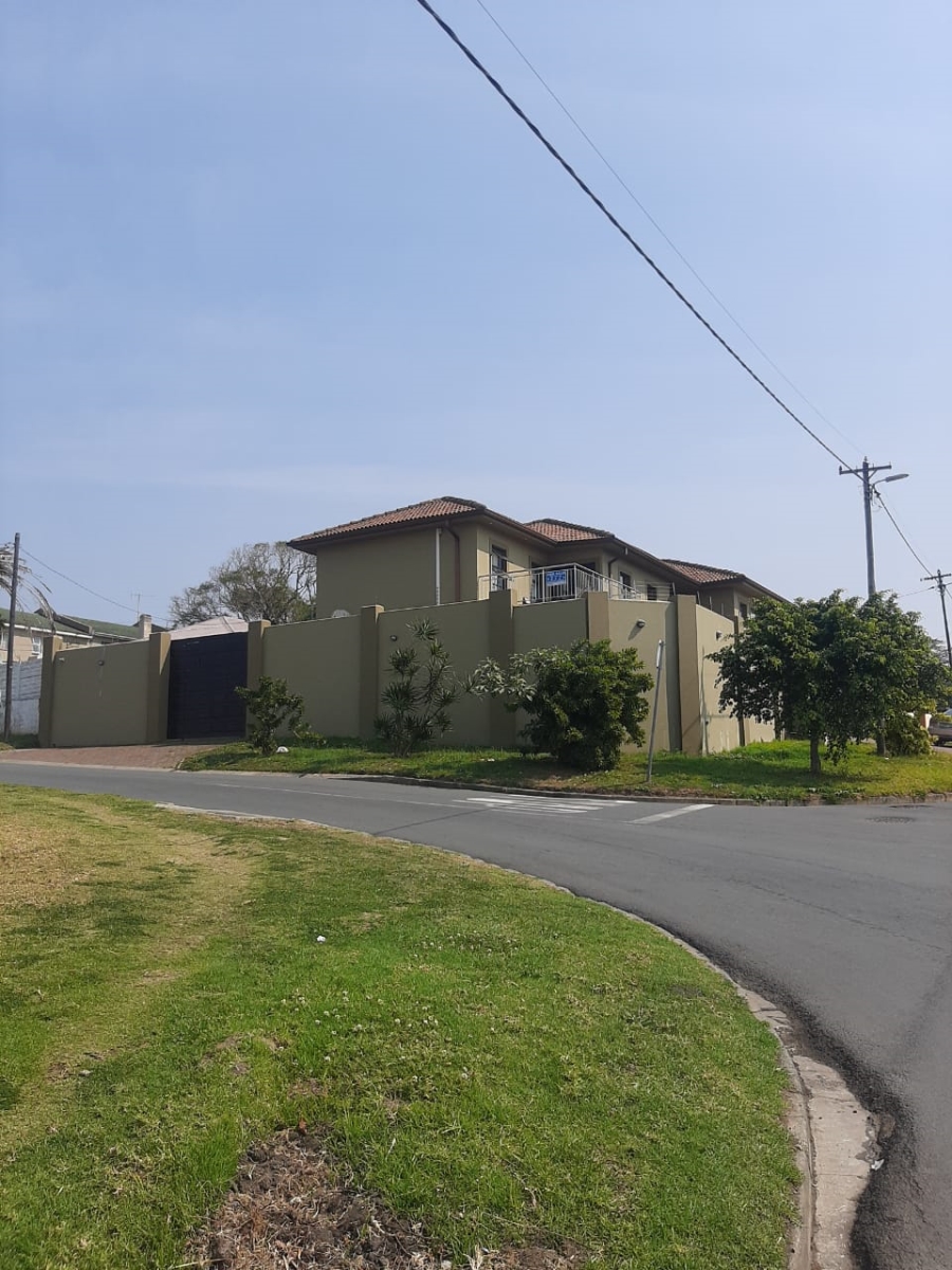 7 Bedroom Property for Sale in Amalinda Eastern Cape